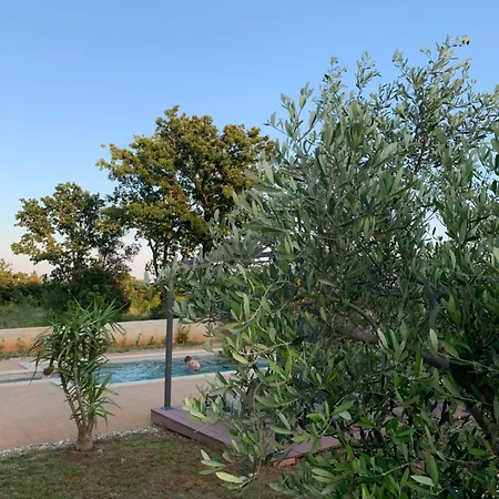 Kuca Kavrana * Kavran